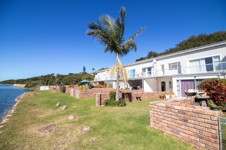 2 Bedroom Property for Sale in Bonza Bay Eastern Cape